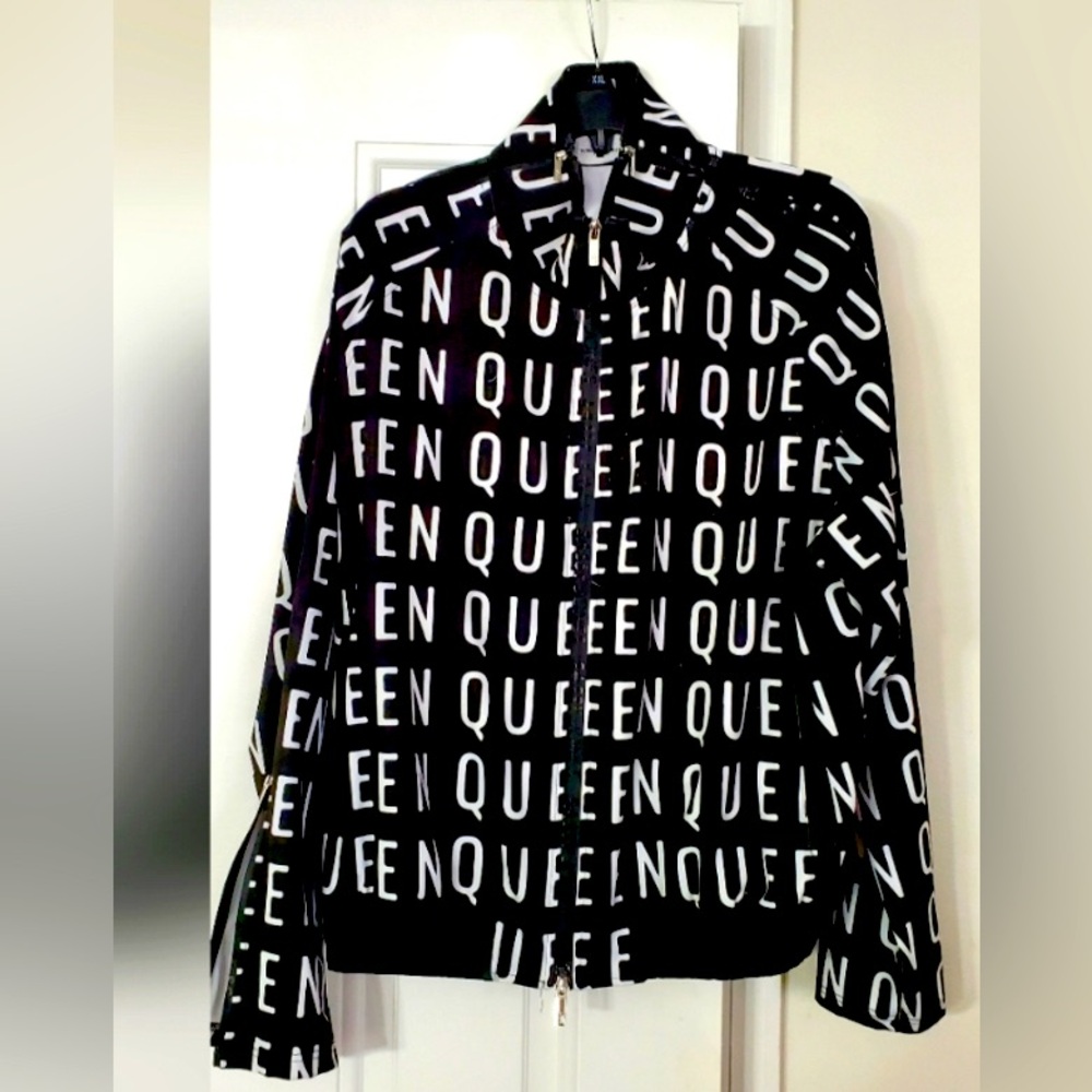ISO (Not for Sale) Sassy Jones Ulana Zip Jogger
Top.  Queen Black-White